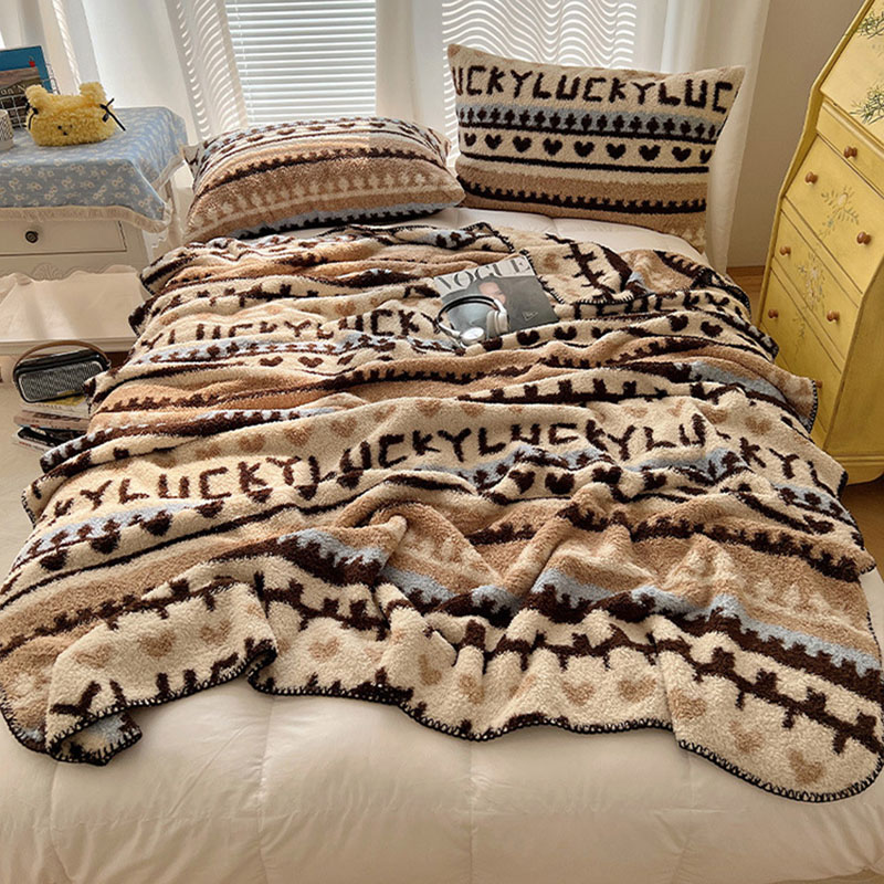 高級ボヘミアンソフトプラッシュブランケット多機能レジャーソフ - Home Textiles Europe のレビューと価格